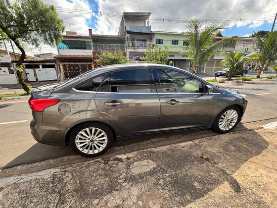 FORD FOCUS 2.0 TITANIUM 16V FLEX 4P POWERSHIFT